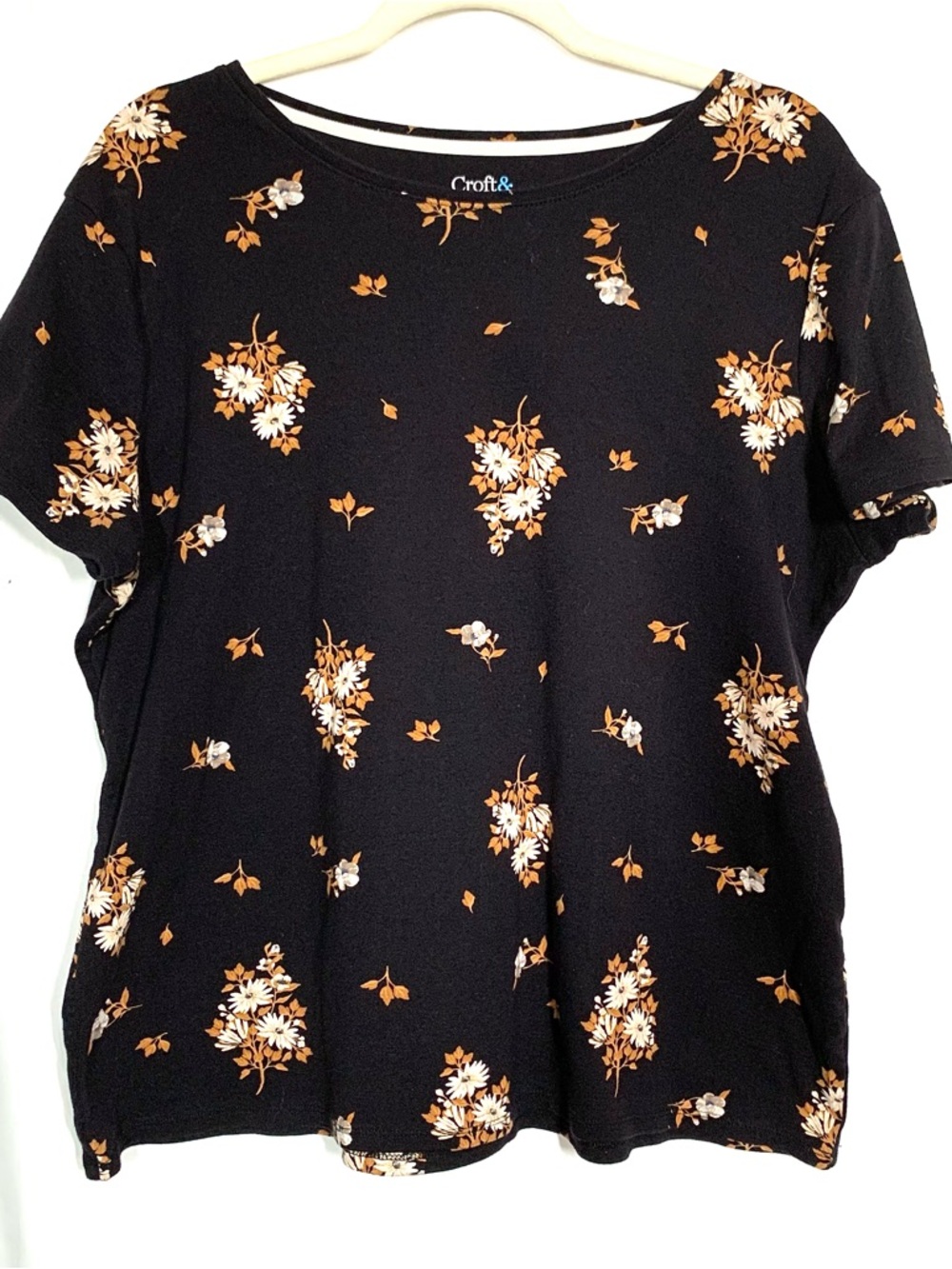 Croft & barrow Black Short-Sleeve Floral Tee with Rust & White, Accents